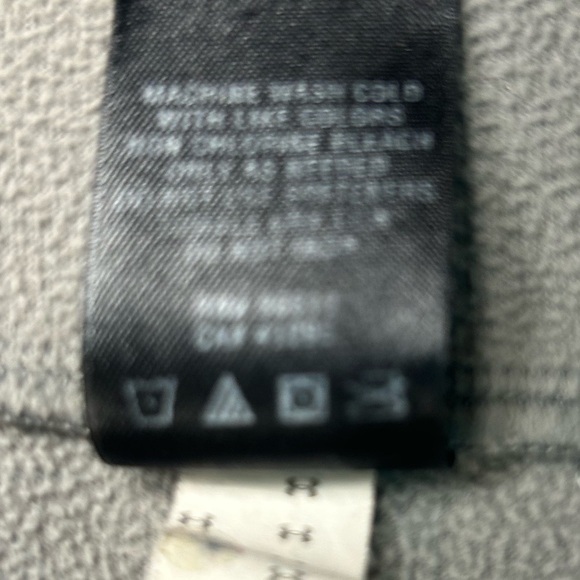 Under Armour Men's Gray Quarter-Zip Jacket. Size XL. - Picture 7 of 8